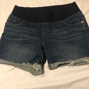 Maternity shorts